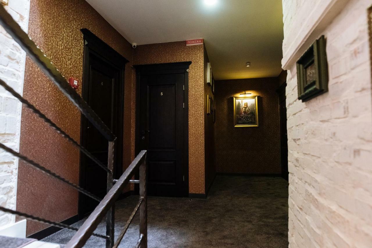 Clubhouse Hotel Ivano-Frankivsk Buitenkant foto
